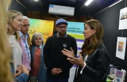 La Municipalidad recibió libros de Braille y sillas de ruedas