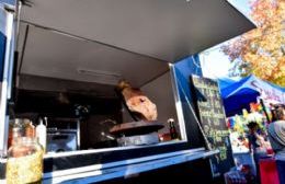 Vuelven a trabajar los food trucks de la Costanera