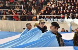 Emotivo acto escolar por el Día de la Bandera