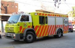 Bomberos acudieron a sendos incendios en barrio 30 de Mayo y Anahí