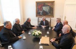 El obispo Carlos Malfa en reunión con el presidente Alberto Fernández