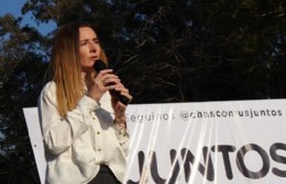 Lorena Escaray: "Se puede hacer política sin mentir, sin falsas promesas, mirando a los ojos al vecino"
