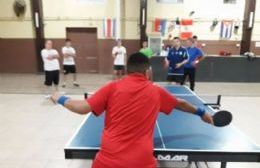 Comenzó la escuela de Tenis de Mesa y continúa todos los sábados