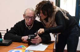 Comienza un nuevo taller de alfabetización digital para adultos mayores