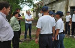Gastón y Muscarello con los cadetes de la futura policía local