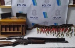 Menor de 17 años (que tenía un arsenal) amenazó a vecinos con un arma de fuego