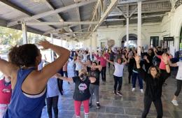 Continúan con gran participación y entusiasmo las clases de zumba