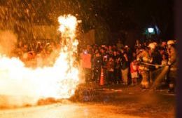 Los Bomberos hicieron la tradicional quema de año nuevo