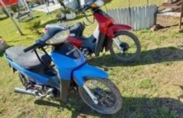 Roban dos motos de una vivienda