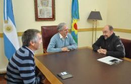 El intendente Javier Gastón recibió al presidente del PJ