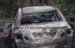 Incendio total de un automóvil en el Km 97 de la Autovía 2