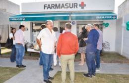 Abrió la farmacia del barrio Gallo Blanco