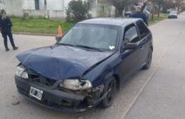 Accidente entre una moto y dos autos