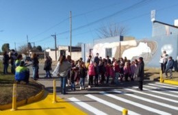Demarcación del paso peatonal en Fernando de Arenaza