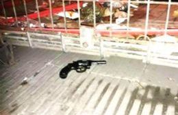 Se encontró un arma en la vía pública