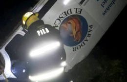 Vuelco de un utilitario en Pila