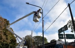 Instalan nuevas luminarias led en la calle Mitre