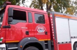 Intervención de bomberos por incendio de contenedor