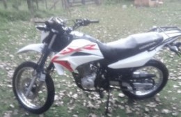 Pinchó la moto, la escondió en un camino rural y se la robaron