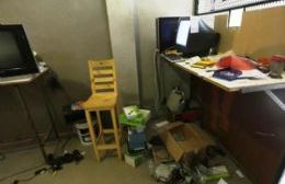 Robos en tres viviendas y desorden en un comercio