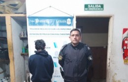 Aprehendido por robo, resistencia a la autoridad y daño agravado