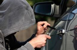 Dos menores intentaron abrir autos: Ya están libres