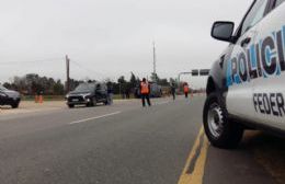 Operativo de la Policía Federal en uno de los acceso principales a  Chascomús