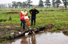 El municipio salió a limpiar canales, desagües y zanjas de la ciudad