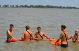 Guardavida rescató a un turista que no podía salir de la laguna