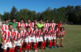 El Aguacero ganó en Berisso y es puntero con Everton