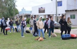 Se entregaron más de 50 turnos para la castración de perros y gatos en el Barrio San Cayetano