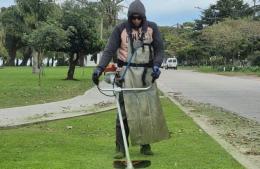 Tareas de mantenimiento en parques y plazoletas