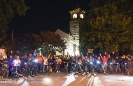 Exitosa bicicleteada nocturna en Lezama