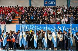 Más de 600 alumnos y alumnas prometieron lealtad a la Bandera Nacional