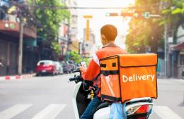 Asaltaron a un delivery en el barrio San Cayetano