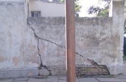 Inspecciones preventivas en muros y paredes ante posibles riesgos de derrumbe