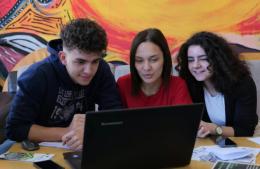 Chascom&uacute;s ofrecer&aacute; un taller gratuito de inteligencia artificial para j&oacute;venes